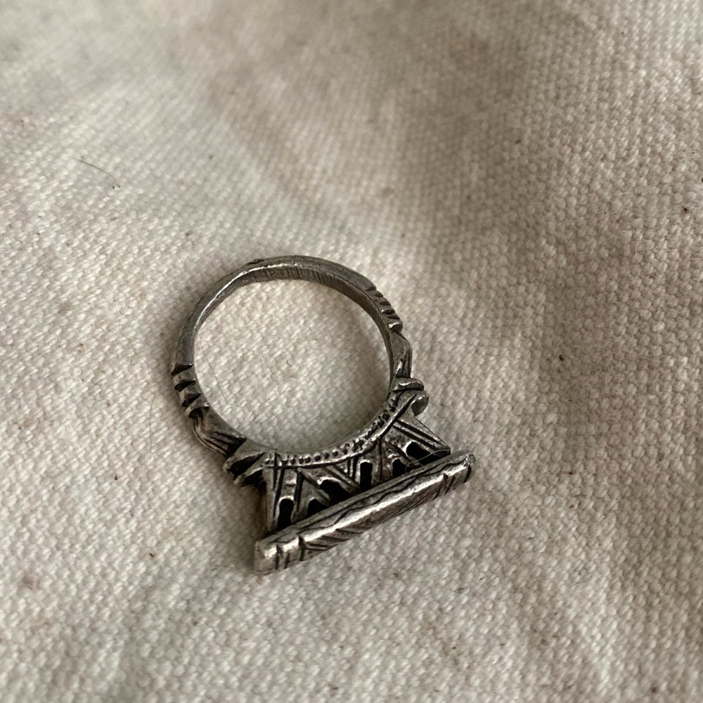 Triumphal arch ring - Picture 3 of 3